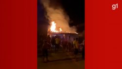 video:-incendio-em-imperatriz-atinge-casas-e-deixa-uma-residencia-destruida