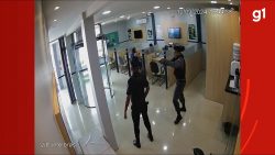 video:-homem-se-passa-por-policial-militar-e-assalta-agencia-financeira-em-pinheiro