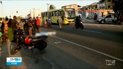 piloto-de-moto-bate-em-onibus-e-garupa-morre,-em-sao-luis